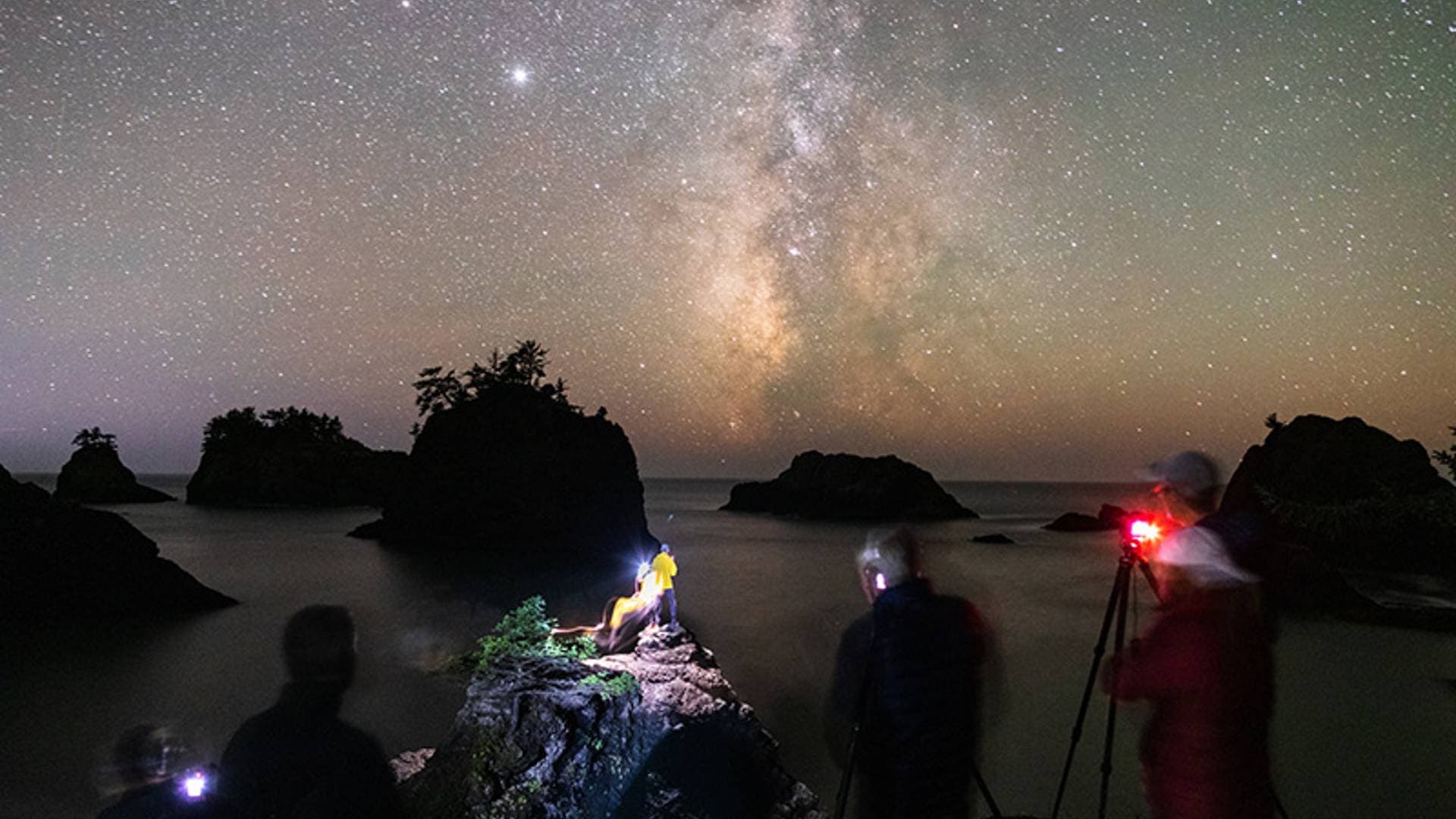 Photographers gathered at Secret Beach
