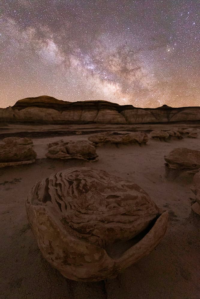 Cracked Eggs formation in the Bisti Badlands